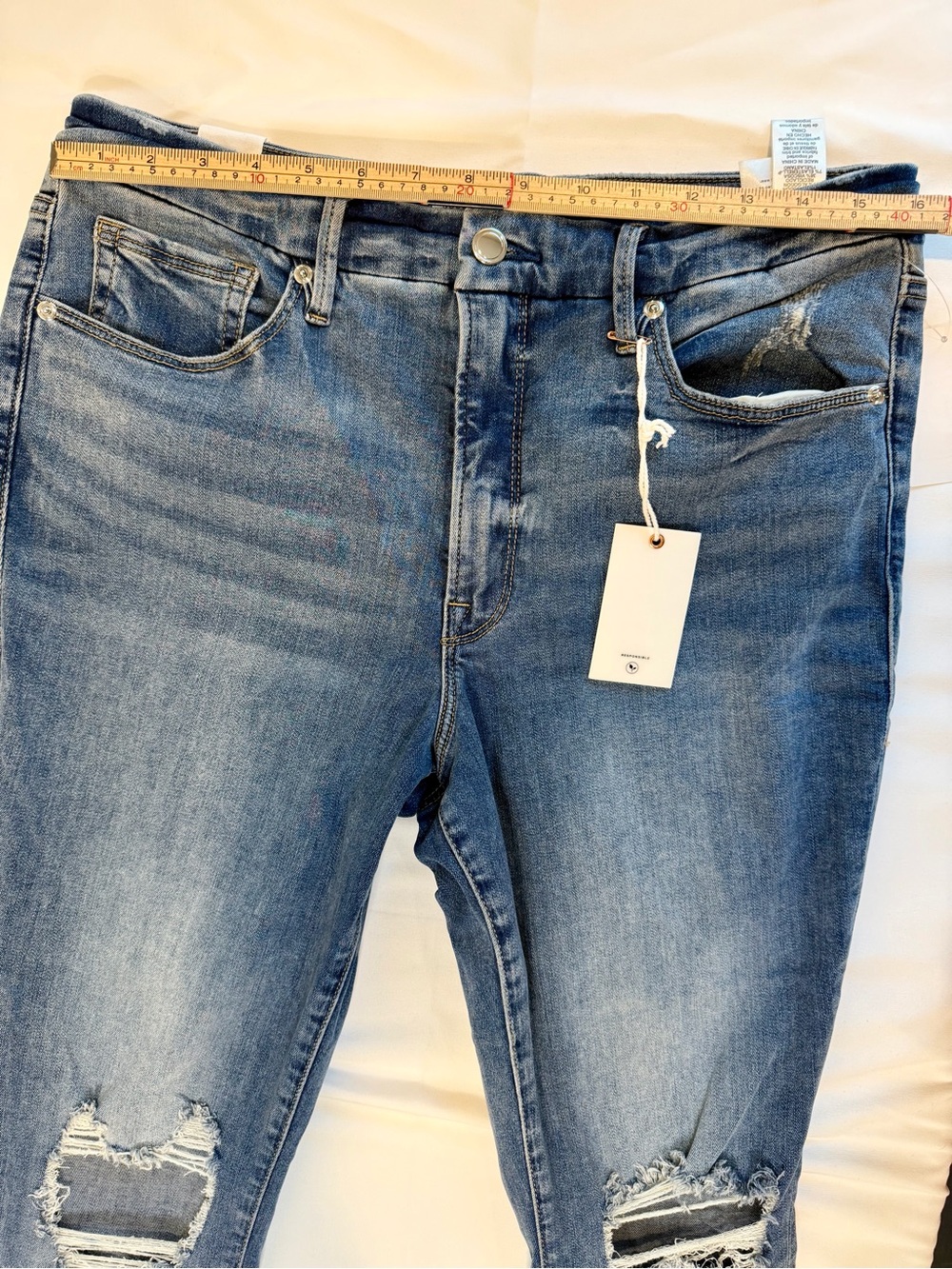 Good American Good Legs Crop Jeans Size 15 NWT - Picture 8 of 8